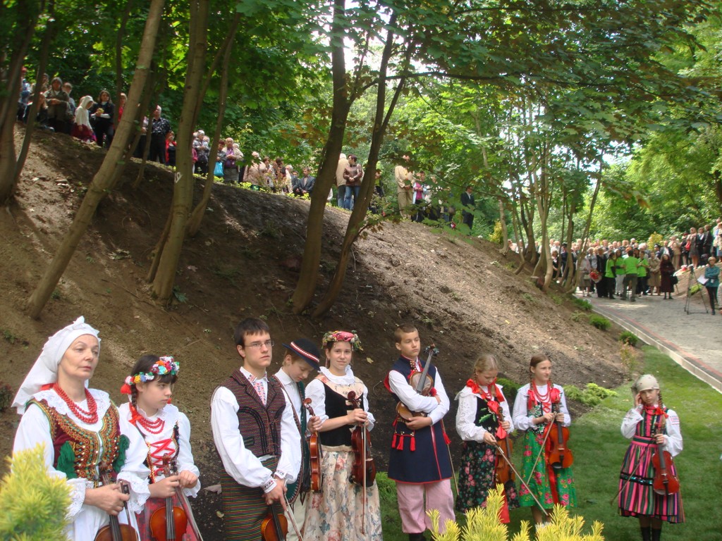 Odsloniecie Pomnika na Wzgorzach Wuleckich16.jpg